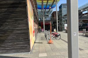 Bild: Fahrräder wurden vom taktilen Leitsystem entfernt